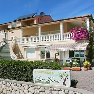 Olive House Apartment